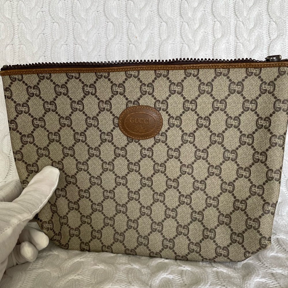 VINTAGE GUCCI PLUS TOILETRY POUCH